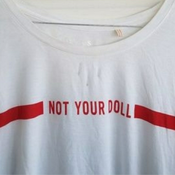 Guess distressed tee - Picture 2 of 4